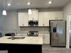 1360 Sugar Glen Ct in Lawrenceville, GA - Building Photo - Building Photo