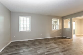 195 S Summit Ridge Dr SW in Pataskala, OH - Building Photo - Building Photo