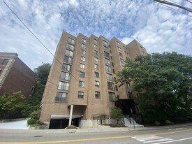 1243 Beacon St, Unit 4 in Brookline, MA - Building Photo