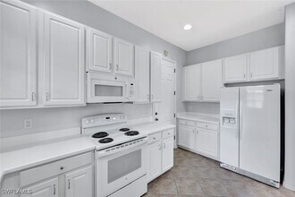 1126 Medan Ct N in Naples, FL - Building Photo - Building Photo