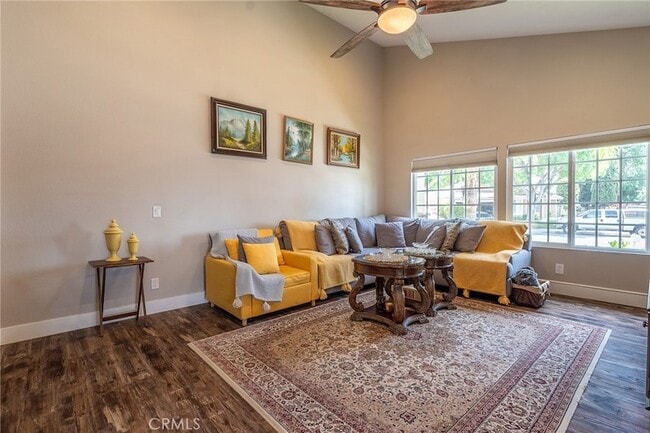 property at 27295 Vía Marcia