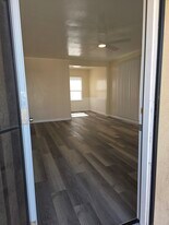 15726 Halldale Ave in Gardena, CA - Building Photo
