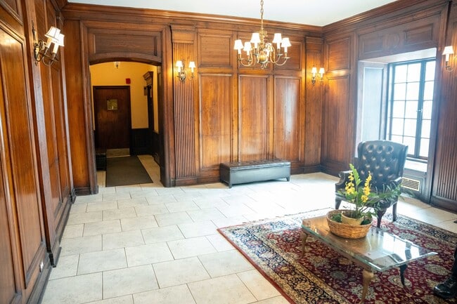 4940 S East End Ave in Chicago, IL - Building Photo - Building Photo