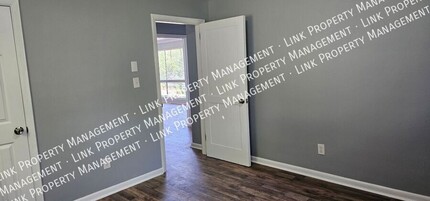 4213 Oakland Terrace in Red Bank, TN - Foto de edificio - Building Photo