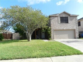 7 Providence Ave in McAllen, TX - Building Photo