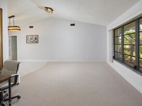 213 Bay Meadows Dr in Naples, FL - Building Photo - Building Photo