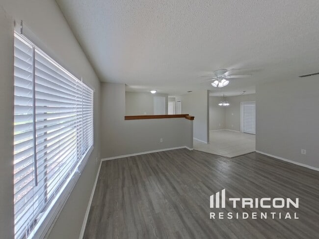 3717 Coppertree Cir in Brandon, FL - Building Photo - Building Photo