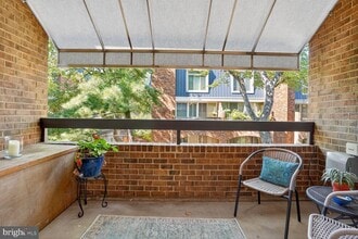 1729 S Hayes St in Arlington, VA - Building Photo - Building Photo