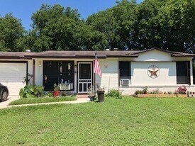 245 Northview Dr in Universal City, TX - Building Photo