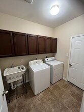 107 Sago Dr in Laredo, TX - Building Photo - Building Photo