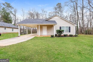 138 Pope Ln in Newnan, GA - Building Photo