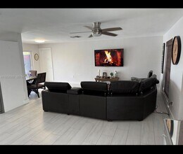 2101 NW 84th Way in Sunrise, FL - Building Photo - Building Photo