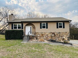 2408 Bishops Bridge Rd in Knoxville, TN - Building Photo