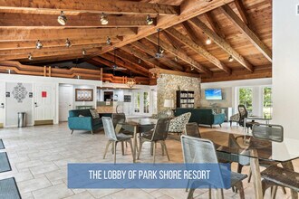600 Neapolitan Way in Naples, FL - Building Photo - Building Photo