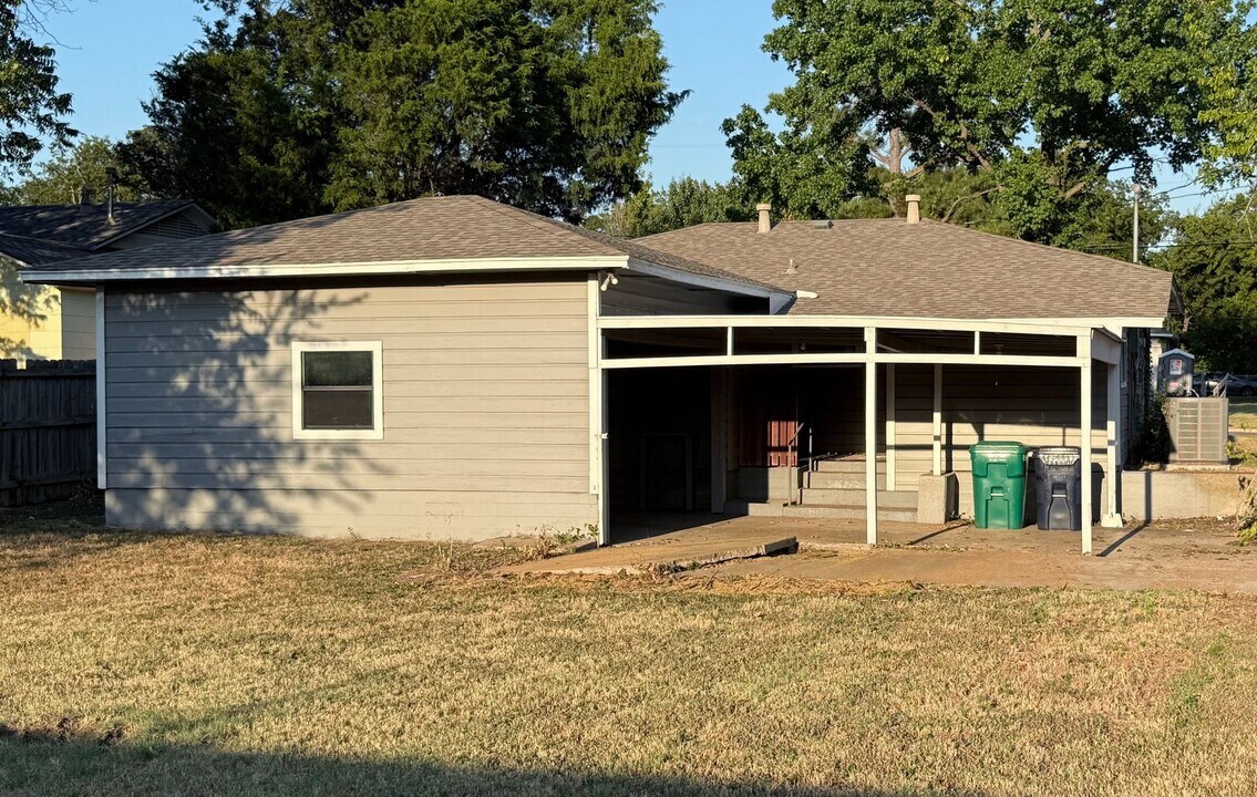 1309 Anna St in Denton, TX - Building Photo