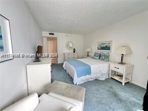 9273 Collins Ave, Unit 801 in Surfside, FL - Building Photo - Building Photo