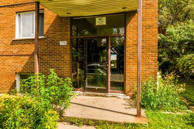7770 Trémolières Av in Montréal, QC - Building Photo - Building Photo