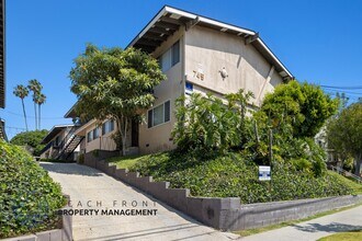 745-747 Venice Way in Inglewood, CA - Foto de edificio - Building Photo