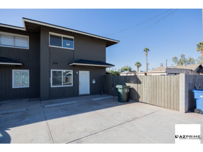 property at 1414 N 27th St