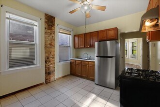 3107 N Bernard St, Unit 2 in Chicago, IL - Building Photo - Building Photo