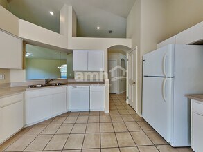 11803 Easthampton Dr in Tampa, FL - Foto de edificio - Building Photo