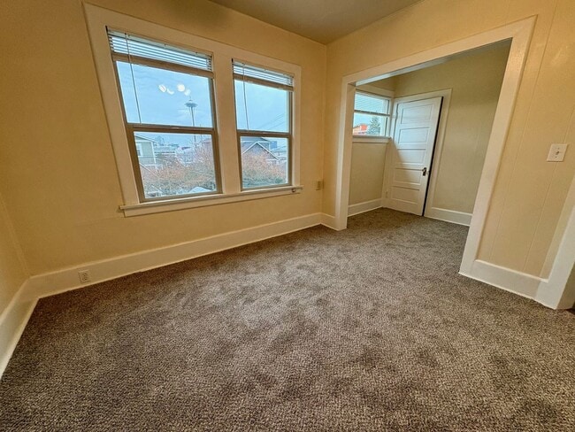 556 Ward St in Seattle, WA - Building Photo - Building Photo