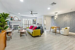 8051 Bay Branch Dr in Spring, TX - Building Photo