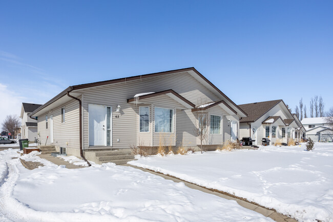 67 Strathaven Hts in Strathmore, AB - Building Photo - Building Photo