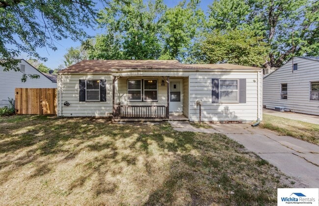 property at 4651 S Laclede St