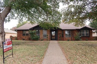 4819 Royal Oak St in Wichita Falls, TX - Building Photo