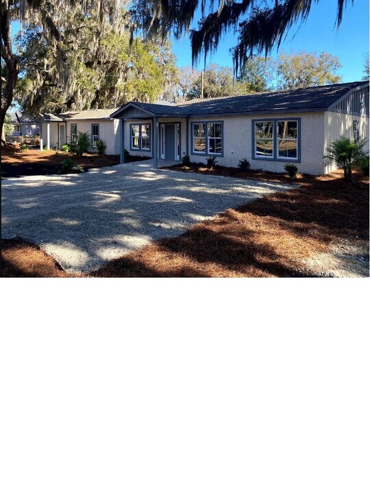 1706 Old Shell Rd-Unit -A in Port Royal, SC - Building Photo