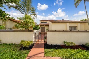 6637 NW 181st Ln in Hialeah, FL - Building Photo