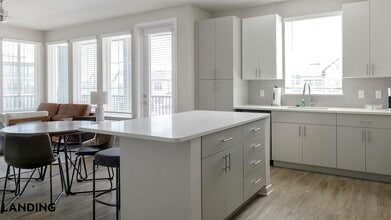 4902 Cosmos Cir, Unit 319 in Wimauma, FL - Foto de edificio - Building Photo