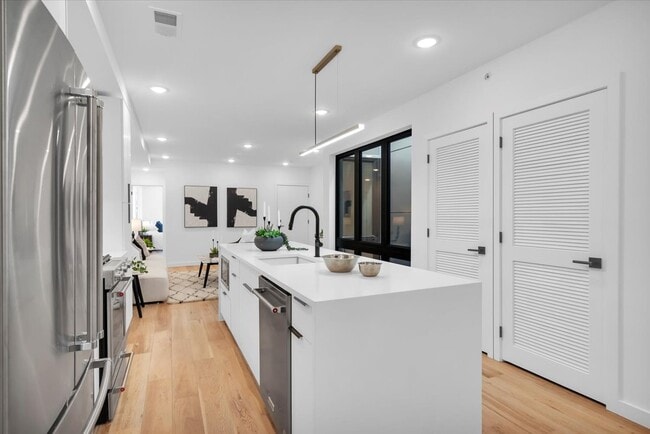1623 Christian St in Philadelphia, PA - Building Photo - Building Photo