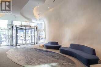 1 Bloor St E in Toronto, ON - Building Photo - Building Photo