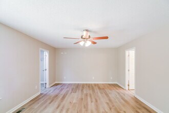 8 Atlantic Ave in Benson, NC - Building Photo - Building Photo