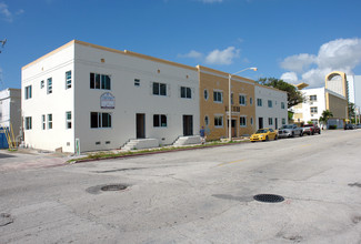 Lottie Apartments in Miami Beach, FL - Building Photo - Building Photo