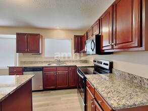 6297 Satin Wood Dr in Burlington, KY - Building Photo - Building Photo