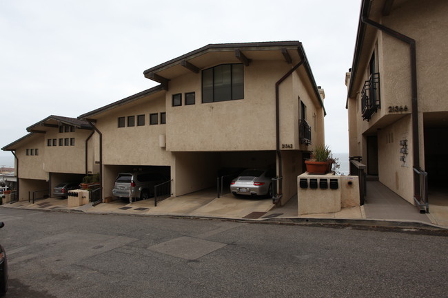 21360-21362 Rambla Vis in Malibu, CA - Foto de edificio - Building Photo