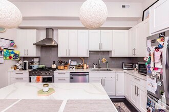 812 S Oakley Blvd in Chicago, IL - Building Photo - Building Photo