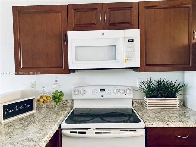 9921 Nob Hill Ln photo'