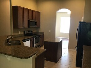 10016 Caroline Park Dr in Orlando, FL - Foto de edificio - Building Photo