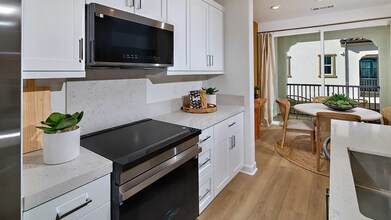 2604 Faye Dr in San Marcos, CA - Building Photo - Building Photo