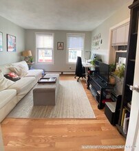 137 Chelsea St in Boston, MA - Building Photo - Building Photo