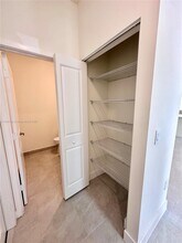 8317 NW 45th St in Doral, FL - Building Photo - Building Photo