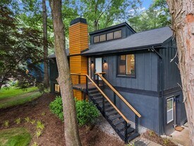 14 Wildwood Cir in Fletcher, NC - Building Photo