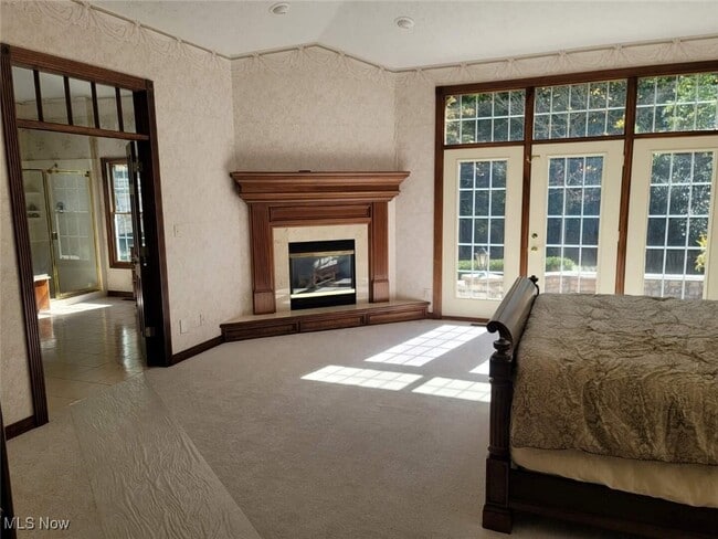 property at 4466 Forest Brooke Ct N