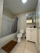 35 Fairview Ave, Unit 1 in Jersey City, NJ - Foto de edificio - Building Photo