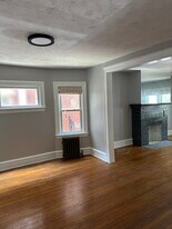 783 Potomac Ave, Unit First floor in Buffalo, NY - Building Photo