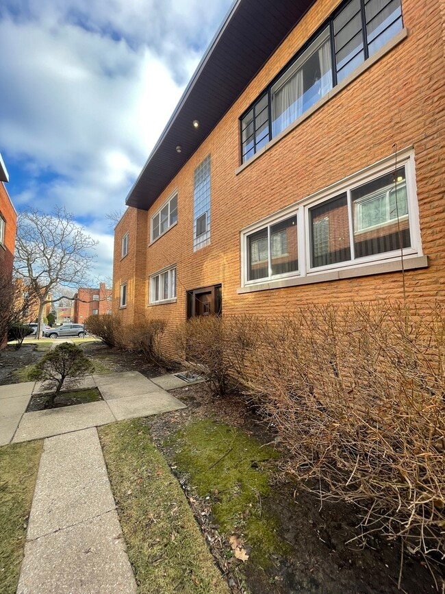 8326 Christiana Ave in Skokie, IL - Building Photo - Building Photo